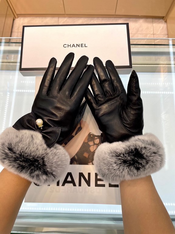 New exclusive first Chanel Chanel ladies new high-grade sheepskin gloves    Goddess preferred can not miss      First-grade sheepskin Leather fine and soft cashmere lining to keep warm better Goddesses set of the United 