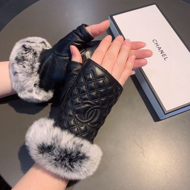 Chanel Chanel 2022 fall and winter short lazy rabbit hair pronged gloves   worth comparing     the same paragraph of different quality, kill the market poor product, imported a first-class sheepskin  lazy rabbit hair lin