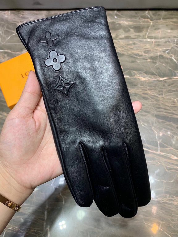 new exclusive first   embroidery touch screen women's gloves LV [original quality] official website synchronization Ms. new imported sheepskin gloves    goddess preferred can not be missed    100 percent selection of imp