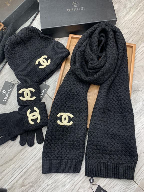 C family. Three-piece wool suit hat  scarf  gloves] classic suit hat! Warm and super comfortable ~ winter Miss ageing artifacts Oh ~ this winter you are missing such a set of suit hat la ~ and warm and stylish! Men's and