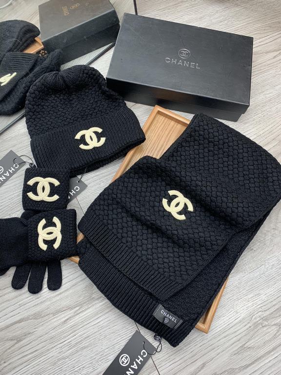 C family. Three-piece wool suit hat  scarf  gloves] classic suit hat! Warm and super comfortable ~ winter Miss ageing artifacts Oh ~ this winter you are missing such a set of suit hat la ~ and warm and stylish! Men's and