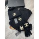 C family. Three-piece wool suit hat  scarf  gloves] classic suit hat! Warm and super comfortable ~ winter Miss ageing artifacts Oh ~ this winter you are missing such a set of suit hat la ~ and warm and stylish! Men's and