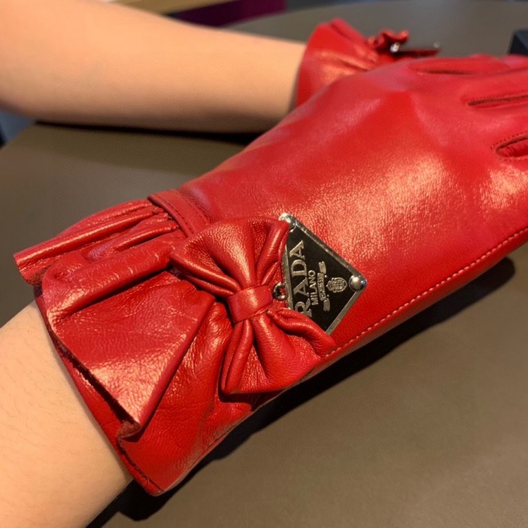 2022 new exclusive first  touch screen gloves Prada wave flower   edge gloves [original quality] official synchronization of the official website Ms. new high-grade sheepskin gloves    goddesses preferred can not be miss