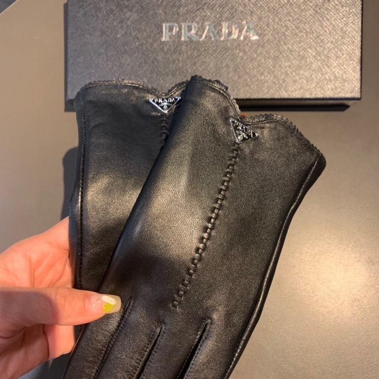 2022 new exclusive first  touch screen gloves Prada wave flower   edge gloves [original quality] official synchronization of the official website Ms. new high-grade sheepskin gloves    goddesses preferred can not be miss