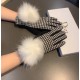 with packagingDior Dior counter new large fox fur ball   wool gloves   fashion gloves, fall and winter warm must-have, padded lining, thousand bird check   on the hand super comfortable and soft,   versatile! average siz