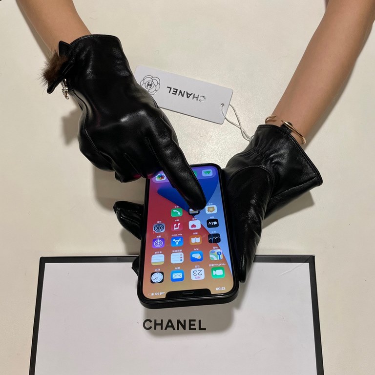 With packaging 2021 new exclusive first  touch screen gloves Chanel Chanel fox fur ball hanging drill double C [original quality] official website synchronization Ms. new high-grade sheepskin gloves    goddess preferred 