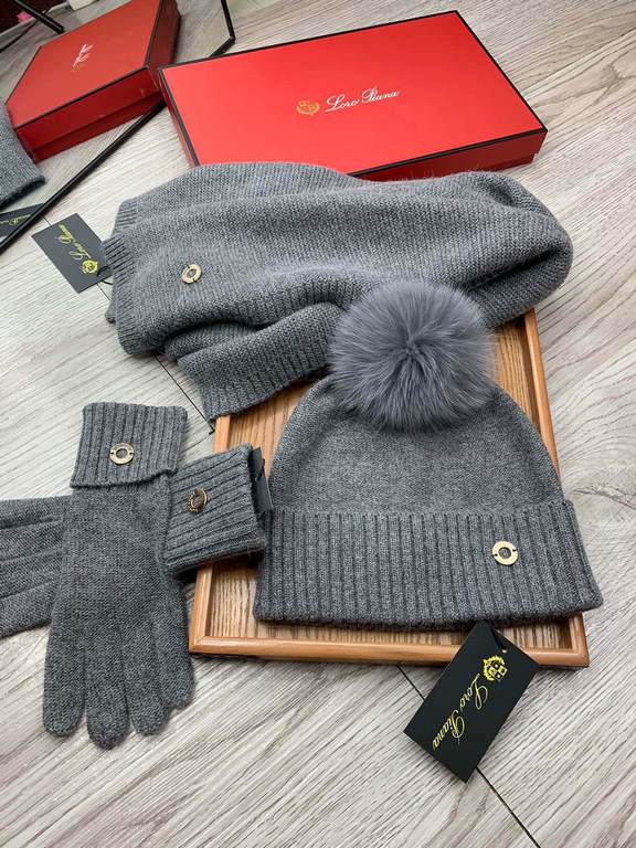 LP. [Three-piece wool suit fox hair hat  scarf  gloves] classic set of hats! Warm and super comfortable ~ winter Miss ageing artifacts Oh ~ this winter you are missing such a set of suit hat la ~ and warm and fashionable