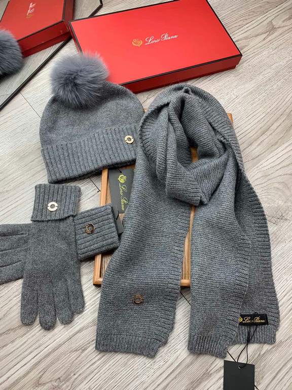 LP. [Three-piece wool suit fox hair hat  scarf  gloves] classic set of hats! Warm and super comfortable ~ winter Miss ageing artifacts Oh ~ this winter you are missing such a set of suit hat la ~ and warm and fashionable