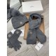 . Masked mouth. [Three-piece wool suit fox hair hat  scarf  gloves] classic suit hat! Warm and super comfortable ~ winter miss ageing artifacts Oh ~ this winter you are just short of such a set of suit hat la ~ and warm 