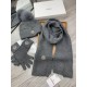 . Masked mouth. [Three-piece wool suit fox hair hat  scarf  gloves] classic suit hat! Warm and super comfortable ~ winter miss ageing artifacts Oh ~ this winter you are just short of such a set of suit hat la ~ and warm 