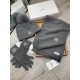 . Masked mouth. [Three-piece wool suit fox hair hat  scarf  gloves] classic suit hat! Warm and super comfortable ~ winter miss ageing artifacts Oh ~ this winter you are just short of such a set of suit hat la ~ and warm 