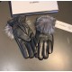 With packaging Chanel Chanel 2022 fall and winter large fox fur ball touch screen gloves   goddesses set of beauty must have   single product, beautiful   worth comparing    the same paragraph of different quality, kill 