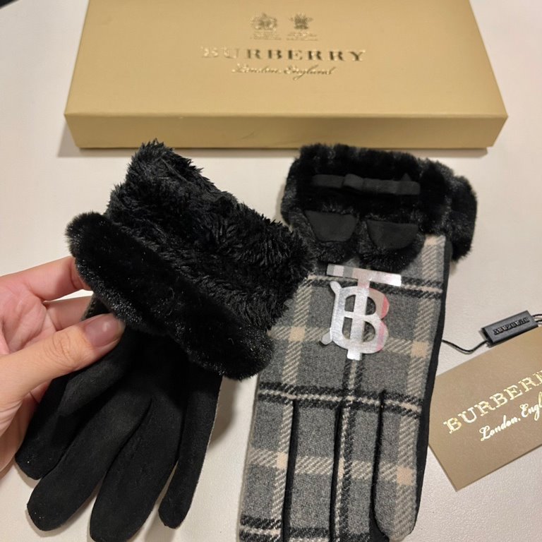 P with packaging, Burberry BURBERRY counter new wool touch screen gloves fashion gloves, fall and winter warm padded lining, classic plaid, super comfortable and soft on the hand, versatile average code