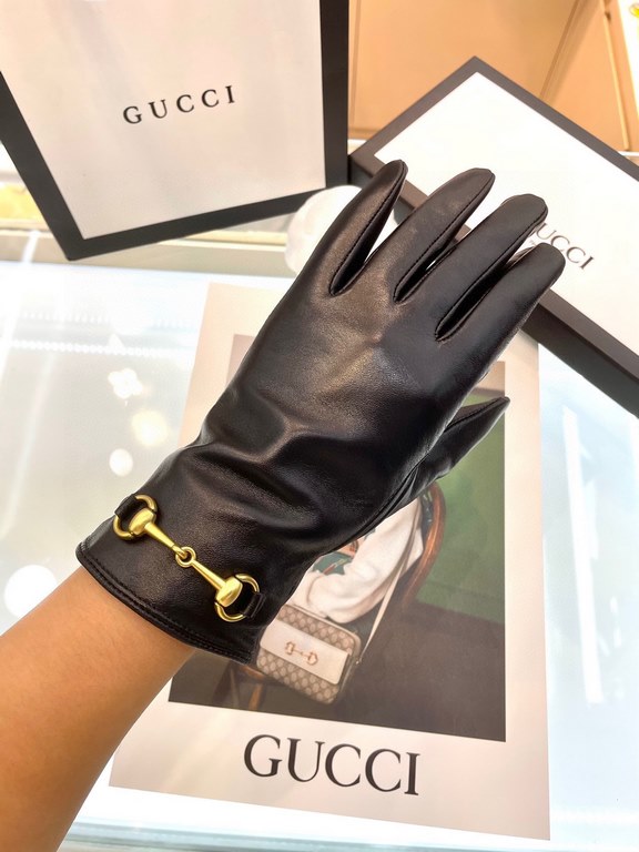 Explosion models to the goods   Gucci hot circle of friends of the women's leather gloves, horsebit buckle  first-class sheepskin Simple and generous static surface style add a small LOGO buckle, ultra-soft plus cashmere