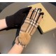 PackagingBurberry BURBERRY counter new wool gloves, fashion gloves, fall and winter warm padded lining, classic plaid, on the hand super comfortable and soft, versatile! Average size