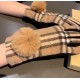 PackagingBurberry BURBERRY counter new wool gloves, fashion gloves, fall and winter warm padded lining, classic plaid, on the hand super comfortable and soft, versatile! Average size