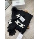 Celine. [Three-piece wool suit fox hair hat  scarf  gloves] classic suit hat! Warm and super comfortable ~ winter Miss ageing artifacts Oh ~ this winter you are missing such a set of suit hat la ~ and warm and stylish! M