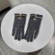 GUCCI Gucci Counter new wool gloves, fashion gloves, fall and winter warm padded lining, noblewomen and celebrities super customized, on the hand super comfortable and soft, versatile! Average size