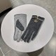 GUCCI Gucci Counter new wool gloves, fashion gloves, fall and winter warm padded lining, noblewomen and celebrities super customized, on the hand super comfortable and soft, versatile! Average size