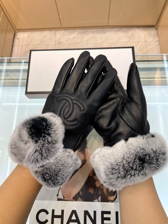 Chanel's latest embroidered double C logo Leather imported Essex skin Spiked with top-white goatskin  lazy rabbit   hair, the feel is softer and more delicate sticky greasy skin-friendly, better warmth of the natural dye