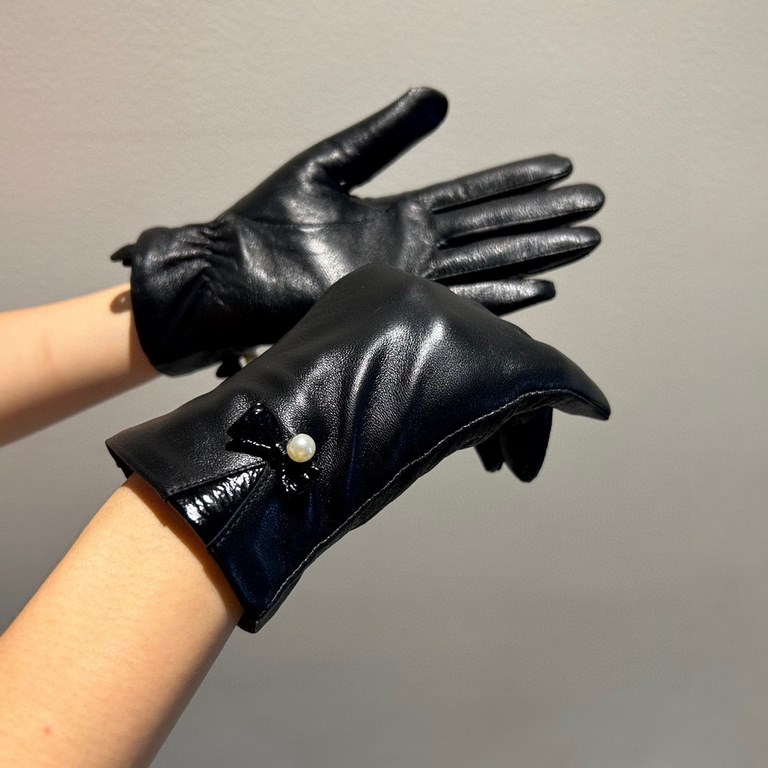 2023     new exclusive first  double C touch screen gloves Chanel Chanel [original quality] official synchronization Ms. new high-grade sheepskin gloves    goddess preferred can not be missed     hundred percent of the s