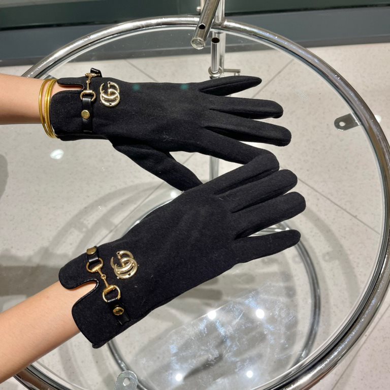 GUCCI Gucci Counter new wool touch screen gloves, haute couture   fashion gloves, fall and winter warm padded lining, celebrity must-have fashion gloves,  on the hands of ultra-comfortable soft and versatile! average siz