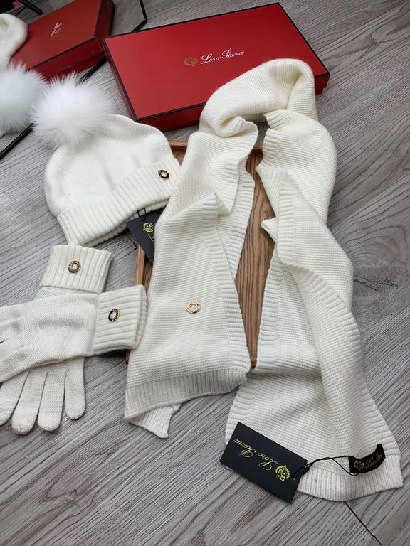 LP. [Three-piece wool suit fox hair hat  scarf  gloves] classic set of hats! Warm and super comfortable ~ winter Miss ageing artifacts Oh ~ this winter you are missing such a set of suit hat la ~ and warm and fashionable