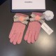 .Chanel Chanel counter new wool gloves, fashion gloves, fall and winter warm padded lining, super whine bow  , on the hand super comfortable and soft, versatile! With box   even size