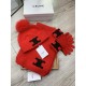 . Celine. [three-piece wool suit fox hair hat  scarf  gloves] classic suit hat! Warm and super comfortable ~ winter Miss ageing artifacts Oh ~ this winter you are just short of such a set of suit hat la ~ and warm and st