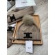 Celine. [Three-piece wool suit fox hair hat  scarf  gloves] classic suit hat! Warm and super comfortable ~ winter Miss ageing artifacts Oh ~ this winter you are missing such a set of suit hat la ~ and warm and stylish! M