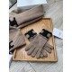 Celine. [Three-piece wool suit fox hair hat  scarf  gloves] classic suit hat! Warm and super comfortable ~ winter Miss ageing artifacts Oh ~ this winter you are missing such a set of suit hat la ~ and warm and stylish! M