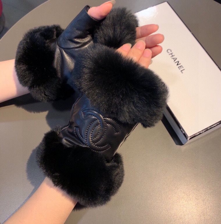 With packagingChanel Chanel 2022 fall and winter lazy rabbit hair sheep finger sheepskin gloves   worth comparing     the same paragraph of different quality, kill the market poor product, imported first-class sheepskin 