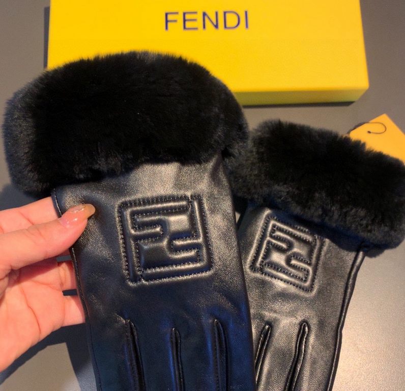 .Fendi FENDI  2022 fall and winter lazy rabbit hair sheepskin embroidered gloves   cell phone touch screen, worth comparing     the same paragraph of different quality, kill the market poor products, imported first-class