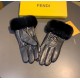 .Fendi FENDI  2022 fall and winter lazy rabbit hair sheepskin embroidered gloves   cell phone touch screen, worth comparing     the same paragraph of different quality, kill the market poor products, imported first-class