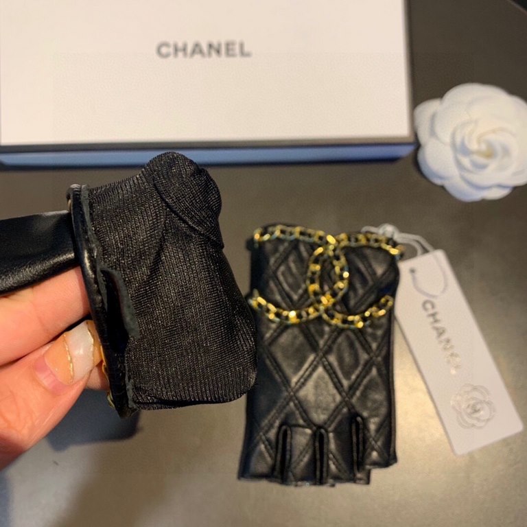 Matching packaging runChanel Chanel 2022 large double C chain fall and winter short   biker   gloves   beautiful drops   worth comparing     the same paragraph of different qualities, kill the market poor products, impor