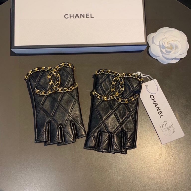 Matching packaging runChanel Chanel 2022 large double C chain fall and winter short   biker   gloves   beautiful drops   worth comparing     the same paragraph of different qualities, kill the market poor products, impor