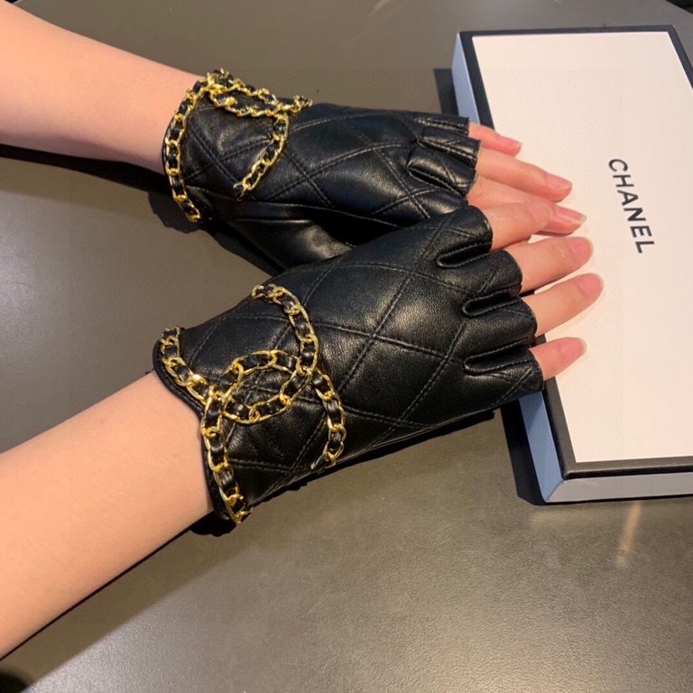 Matching packaging runChanel Chanel 2022 large double C chain fall and winter short   biker   gloves   beautiful drops   worth comparing     the same paragraph of different qualities, kill the market poor products, impor