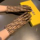 runFendi FENDI  2022 fall and winter cashmere gloves worth comparing     the same paragraph of different quality, kill the market poor product,   classic but not fashionable paragraph . Like can get started, this quality