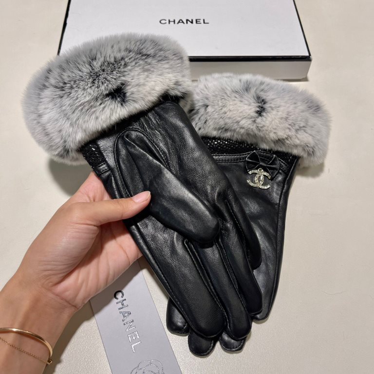 Chanel Chanel fall and winter lazy rabbit hair sheepskin   gloves   cell phone touch screen, worth comparing     the same paragraph of different qualities, kill the market poor product, imported a first-class sheepskin  