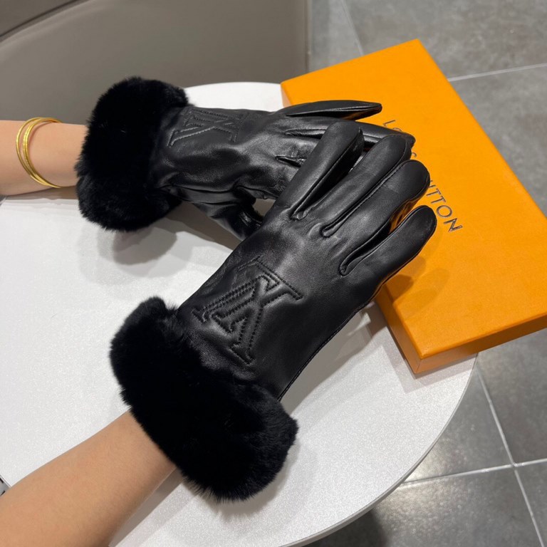 LV Louis Vuitton LV winter lazy rabbit hair sheepskin gloves   cell phone touch screen, worth comparing     the same paragraph of different qualities, kill the market poor products, imported first-class sheepskin  lazy r