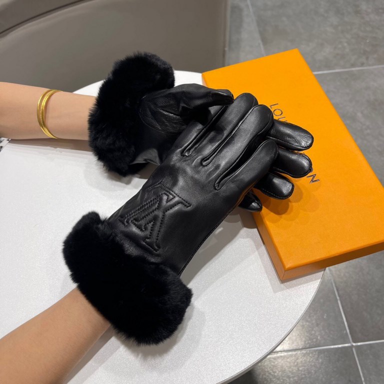 LV Louis Vuitton LV winter lazy rabbit hair sheepskin gloves   cell phone touch screen, worth comparing     the same paragraph of different qualities, kill the market poor products, imported first-class sheepskin  lazy r