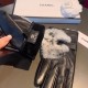 Chanel Chanel 2022  fall and winter lazy rabbit hair sheepskin gloves   mobile touch screen, worth comparing    the same paragraph different quality, kill the market poor product, imported a first-class sheepskin  lazy r