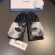 Chanel Chanel 2022  fall and winter lazy rabbit hair sheepskin gloves   mobile touch screen, worth comparing    the same paragraph different quality, kill the market poor product, imported a first-class sheepskin  lazy r