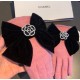 With boxChanel Chanel counter new wool gloves, beaded camellia   big bow   fashion gloves, fall and winter warm padded lining, super coy bow  , on the hand super comfortable and soft, versatile! average size