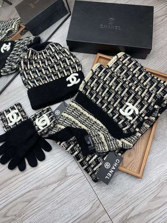 C family. [Three-piece wool suit hat  scarf  gloves] classic suit hat! Warm and super comfortable ~ winter Miss ageing artifacts Oh ~ this winter you are missing such a set of suit hat la ~ and warm and stylish! Men's an