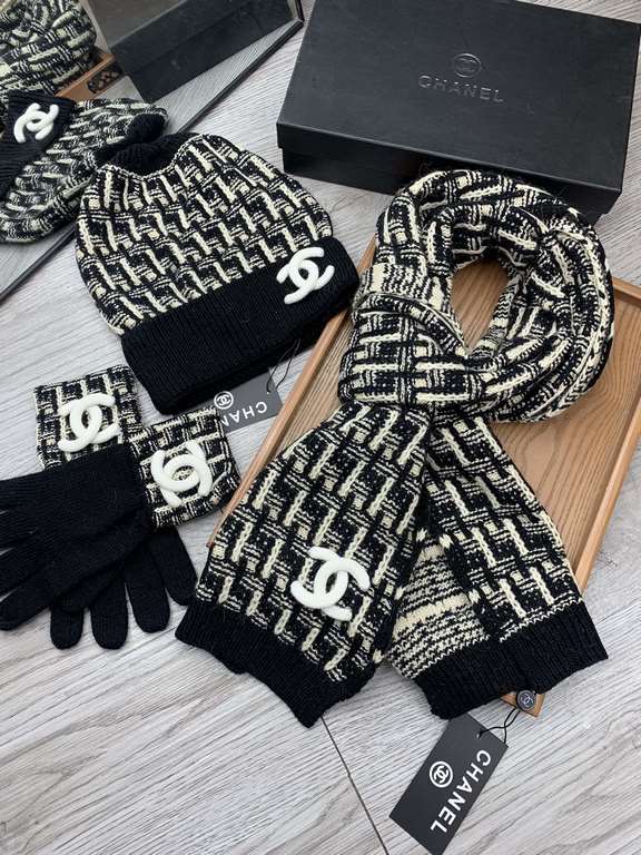 C family. [Three-piece wool suit hat  scarf  gloves] classic suit hat! Warm and super comfortable ~ winter Miss ageing artifacts Oh ~ this winter you are missing such a set of suit hat la ~ and warm and stylish! Men's an