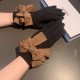 2022 new Chanel Chanel counter new wool gloves, fashion gloves, fall and winter warm padded lining, on the hand super comfortable and soft, versatile! With box   average size