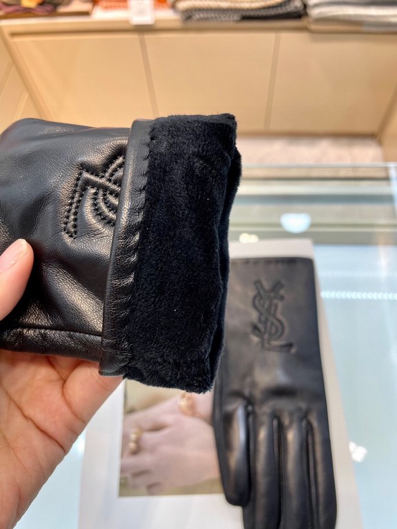 New Ysl The latest model of fall and winter touch screen sheepskin gloves   imported first-class sheepskin,  [pleasant][pleasant][pleasant][pleasant] soft and comfortable intimate warmth, goddesses love it the most, on t