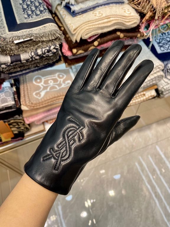 New Ysl The latest model of fall and winter touch screen sheepskin gloves   imported first-class sheepskin,  [pleasant][pleasant][pleasant][pleasant] soft and comfortable intimate warmth, goddesses love it the most, on t