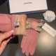 .Chanel Chanel counter new wool gloves, fashion gloves, fall and winter warm padded lining, super whine bow  , on the hand super comfortable and soft, versatile! With box   even size